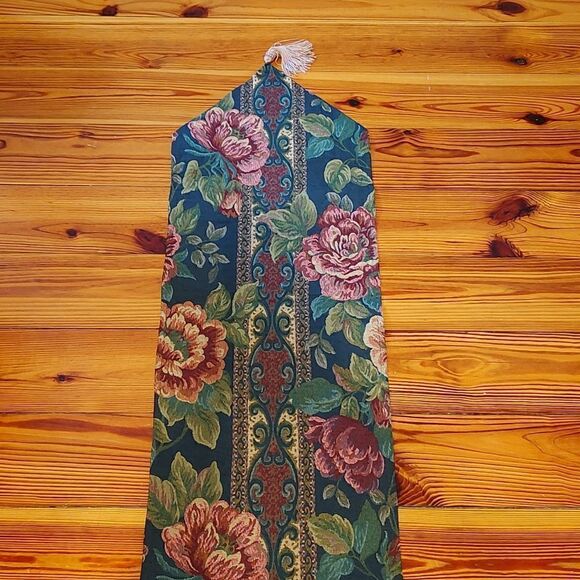 Floral Tapestry Table Runner with Tassels Vintage - Picture 4 of 7